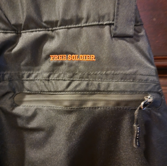 Ladies medium SNOW COLD weather pants  FREE SOLDIER brand - Picture 6 of 11